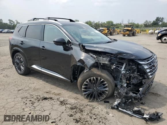 ✅ 2025 Nissan Rogue Platinum • VIN: JN8BT3DD4SW304600 • Lot: 67748615. Listed on Copart with 908 mi. Free auction sales archive from the USA and detailed vehicle history report at DreamBid. Image 4.