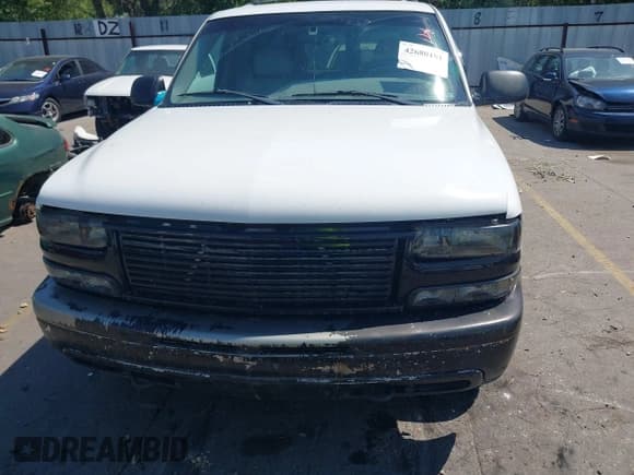 ✅ 2000 Chevrolet Suburban LS • VIN: 3GNFK16T3YG228777 • Лот: 42680181. Опубликован ранее на IAAI с пробегом 306 647 миль. Бесплатный доступ к архиву аукционных продаж из США и подробный отчёт об истории автомобиля на DreamBid. Изображение 6.