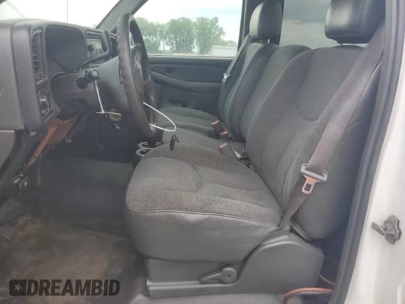 2005 Chevrolet Silverado 1500 Work Truck с VIN 1GCEC14X05Z152275, выставлен на аукционе Copart как лот 64958575 с пробегом 67 354 миль миль и Чистый • Clean title. История ставок и продаж доступна на DreamBid. Изображение 7.