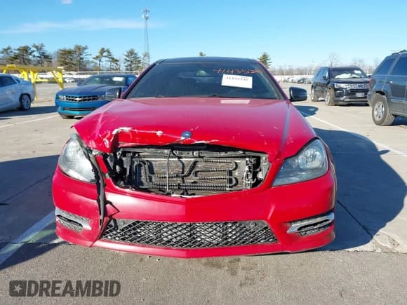 ✅ 2014 Mercedes-Benz C 250 • VIN: WDDGJ4HB5EG278034 • Lot: 41435245. Wystawiony na IAAI z przebiegiem 169 517 mil. Bezpłatny archiwum sprzedaży aukcyjnych z USA i szczegółowy raport historii pojazdu na DreamBid. Zdjęcie 12.