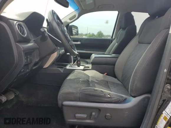 ✅ 2017 Toyota Tundra SR • VIN: 5TFRM5F11HX121776 • Lot: 80626825. Listed on Copart with 222,043 mi. Free auction sales archive from the USA and detailed vehicle history report at DreamBid. Image 7.