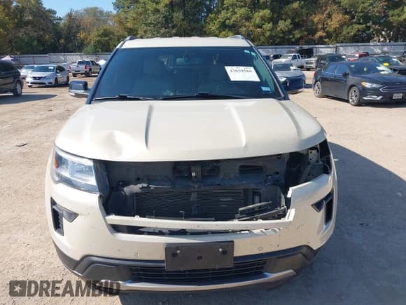 ✅ 2018 Ford Explorer XLT • VIN: 1FM5K7D88JGB30606 • Lot: 43659566. Wystawiony na IAAI z przebiegiem 76 380 mil. Bezpłatny archiwum sprzedaży aukcyjnych z USA i szczegółowy raport historii pojazdu na DreamBid. Zdjęcie 6.