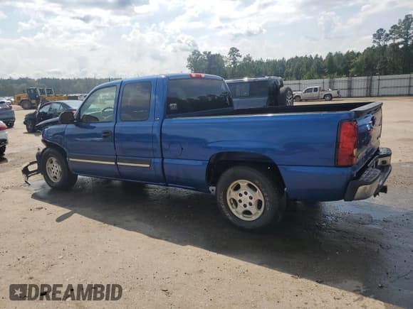 ✅ 2004 Chevrolet Silverado 1500 LS • VIN: 2GCEC19TX41368664 • Лот: 72812884. Опубликован ранее на Copart с пробегом 159 883 миль. Бесплатный доступ к архиву аукционных продаж из США и подробный отчёт об истории автомобиля на DreamBid. Изображение 2.