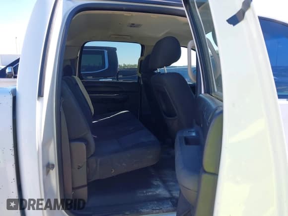 ✅ 2012 Chevrolet Silverado 1500 LS • VIN: 3GCPCREA3CG177184 • Lot: 43629184. Wystawiony na IAAI z przebiegiem 138 308 mil. Bezpłatny archiwum sprzedaży aukcyjnych z USA i szczegółowy raport historii pojazdu na DreamBid. Zdjęcie 8.