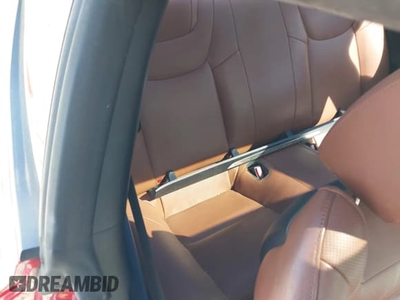 ✅ 2010 Hyundai Genesis Coupe • VIN: KMHHU6KH7AU010740 • Lot: 41878512. Wystawiony na IAAI z przebiegiem 128 241 mil. Bezpłatny archiwum sprzedaży aukcyjnych z USA i szczegółowy raport historii pojazdu na DreamBid. Zdjęcie 8.