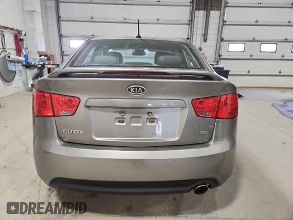 ✅ 2011 Kia Forte SX • VIN: KNAFW4A37B5333906 • Lot: 86124825. Wystawiony na Copart z przebiegiem 204 270 mil. Bezpłatny archiwum sprzedaży aukcyjnych z USA i szczegółowy raport historii pojazdu na DreamBid. Zdjęcie 6.