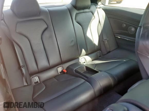 ✅ 2016 BMW M4 • VIN: WBS3R9C56GK335950 • Lot: 83844005. Wystawiony na Copart z przebiegiem 40 441 mil. Bezpłatny archiwum sprzedaży aukcyjnych z USA i szczegółowy raport historii pojazdu na DreamBid. Zdjęcie 10.