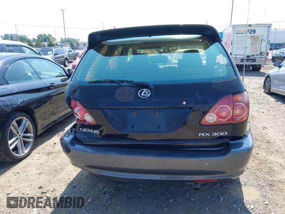 ✅ 2000 Lexus RX 300 • VIN: JT6HF10U8Y0155604 • Лот: 42811870. Опубликован ранее на IAAI с пробегом 100 502 миль. Бесплатный доступ к архиву аукционных продаж из США и подробный отчёт об истории автомобиля на DreamBid. Изображение 16.