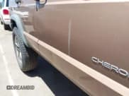 ✅ 1999 Jeep Cherokee SE • VIN: 1J4FF28S4XL592788 • Lot: 42560002. Listed on IAAI with 189,258 mi. Free auction sales archive from the USA and detailed vehicle history report at DreamBid. Image 13.