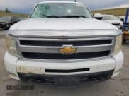 ✅ 2009 Chevrolet Silverado 1500 • VIN: 2GCEK390891115841 • Lot: 63122295. Wystawiony na Copart z przebiegiem 260 620 mil. Bezpłatny archiwum sprzedaży aukcyjnych z USA i szczegółowy raport historii pojazdu na DreamBid. Zdjęcie 5.