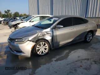 ✅ 2015 Chrysler 200 Limited • VIN: 1C3CCCAG2FN759718 • Лот: 71882365. Опубликован ранее на Copart с пробегом 157 520 миль. Бесплатный доступ к архиву аукционных продаж из США и подробный отчёт об истории автомобиля на DreamBid. Изображение 1.