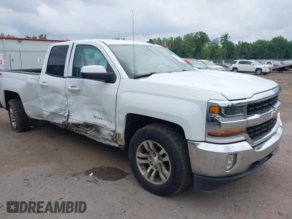 ✅ 2018 Chevrolet Silverado 1500 LT • VIN: 1GCVKREH7JZ183378 • Лот: 42733529. Опубликован ранее на IAAI с пробегом 109 632 миль. Бесплатный доступ к архиву аукционных продаж из США и подробный отчёт об истории автомобиля на DreamBid. Изображение 1.