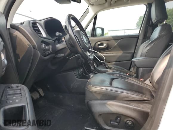 ✅ 2019 Jeep Renegade Limited • VIN: ZACNJBD14KPK05140 • Lot: 67377755. Wystawiony na Copart z przebiegiem 85 331 mil. Bezpłatny archiwum sprzedaży aukcyjnych z USA i szczegółowy raport historii pojazdu na DreamBid. Zdjęcie 7.