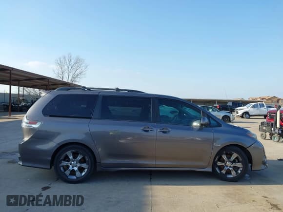 ✅ 2012 Toyota Sienna SE • VIN: 5TDXK3DC3CS176184 • Lot: 41508814. Listed on IAAI with 162,052 mi. Free auction sales archive from the USA and detailed vehicle history report at DreamBid. Image 13.