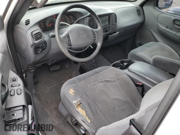 ✅ 2001 Ford F-150 XL • VIN: 1FTRX18L01KF00186 • Lot: 86135485. Listed on Copart with 227,933 mi. Free auction sales archive from the USA and detailed vehicle history report at DreamBid. Image 8.