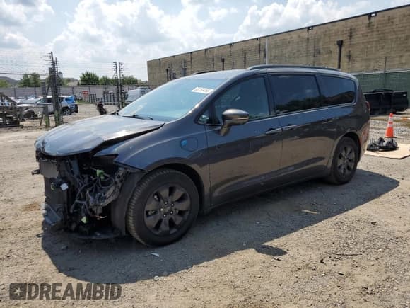 ✅ 2020 Chrysler Pacifica Hybrid Limited • VIN: 2C4RC1N79LR196363 • Lot: 66153455. Listed on Copart with 55,761 mi. Free auction sales archive from the USA and detailed vehicle history report at DreamBid. Image 1.