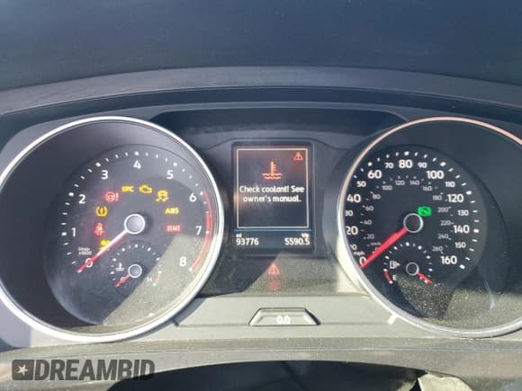 ✅ 2018 Volkswagen Tiguan SEL • VIN: 3VV3B7AX7JM008446 • Lot: 53435775. Listed on Copart with 93,776 mi. Free auction sales archive from the USA and detailed vehicle history report at DreamBid. Image 9.