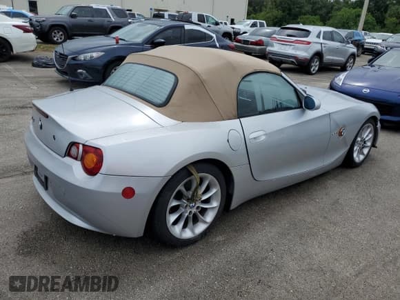 ✅ 2003 BMW Z4 2.5i • VIN: 4USBT33443LS46868 • Lot: 74018164. Wystawiony na Copart z przebiegiem Nie podano. Bezpłatny archiwum sprzedaży aukcyjnych z USA i szczegółowy raport historii pojazdu na DreamBid. Zdjęcie 3.