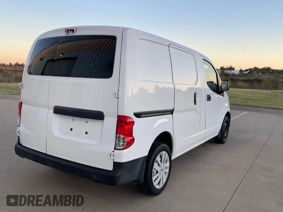 ✅ 2014 Nissan NV200 S • VIN: 3N6CM0KN8EK700260 • Лот: 91727385. Опубликован ранее на Copart с пробегом 158 074 миль. Бесплатный доступ к архиву аукционных продаж из США и подробный отчёт об истории автомобиля на DreamBid. Изображение 4.