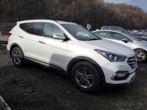 ✅ 2017 Hyundai Santa Fe 2.4L • VIN: 5NMZUDLB9HH014023 • Лот: 43801564. Опубликован ранее на Copart с пробегом 85 633 миль. Бесплатный доступ к архиву аукционных продаж из США и подробный отчёт об истории автомобиля на DreamBid. Изображение 4.