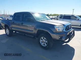 ✅ 2015 Toyota Tacoma PreRunner • VIN: 5TFJU4GN2FX074814 • Lot: 43569323. Wystawiony na IAAI z przebiegiem 132 065 mil. Bezpłatny archiwum sprzedaży aukcyjnych z USA i szczegółowy raport historii pojazdu na DreamBid. Zdjęcie 1.