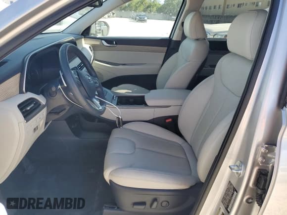 ✅ 2022 Hyundai Palisade SEL • VIN: KM8R44HE3NU380272 • Лот: 82915654. Опубликован ранее на Copart с пробегом 12 021 миль. Бесплатный доступ к архиву аукционных продаж из США и подробный отчёт об истории автомобиля на DreamBid. Изображение 7.