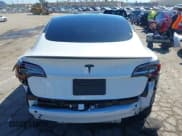 ✅ 2023 Tesla Model 3 • VIN: 5YJ3E1EA5PF472518 • Lot: 43461934. Wystawiony na IAAI z przebiegiem 18 151 mil. Bezpłatny archiwum sprzedaży aukcyjnych z USA i szczegółowy raport historii pojazdu na DreamBid. Zdjęcie 17.