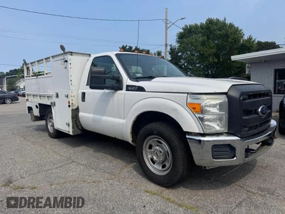 ✅ 2012 Ford F-350 • VIN: 1FDRF3E61CEB24902 • Лот: 86592095. Опубликован ранее на Copart с пробегом 236 171 миль. Бесплатный доступ к архиву аукционных продаж из США и подробный отчёт об истории автомобиля на DreamBid. Изображение 1.