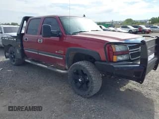 ✅ 2006 Chevrolet Silverado 2500HD LT3 • VIN: 1GCHK23276F104562 • Lot: 43072115. Wystawiony na IAAI z przebiegiem Nie podano. Bezpłatny archiwum sprzedaży aukcyjnych z USA i szczegółowy raport historii pojazdu na DreamBid. Zdjęcie 1.