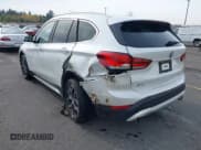 ✅ 2020 BMW X1 xDrive28i • VIN: WBXJG9C0XL5R62672 • Lot: 43520248. Wystawiony na IAAI z przebiegiem 56 392 mil. Bezpłatny archiwum sprzedaży aukcyjnych z USA i szczegółowy raport historii pojazdu na DreamBid. Zdjęcie 3.