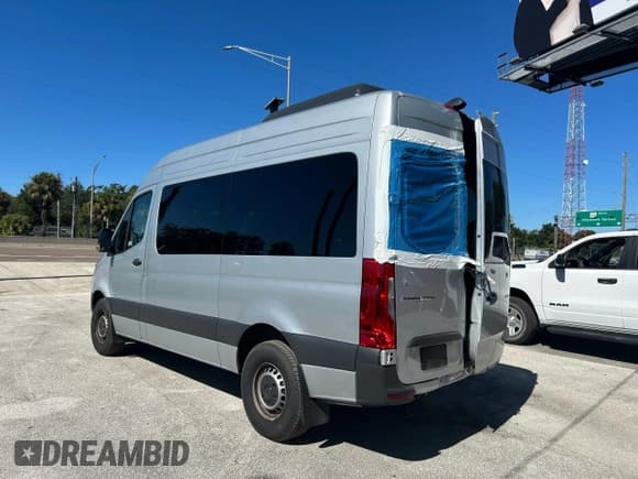✅ 2024 Mercedes-Benz Sprinter Passenger • VIN: W1Z4KFHYXRP710933 • Лот: 86813015. Опубликован ранее на Copart с пробегом 32 893 миль. Бесплатный доступ к архиву аукционных продаж из США и подробный отчёт об истории автомобиля на DreamBid. Изображение 3.