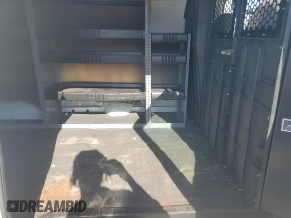 ✅ 2006 Ford Econoline Cargo • VIN: 1FTNS24W36HB02851 • Lot: 87000695. Wystawiony na Copart z przebiegiem 331 161 mil. Bezpłatny archiwum sprzedaży aukcyjnych z USA i szczegółowy raport historii pojazdu na DreamBid. Zdjęcie 11.