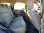 ✅ 2005 Ford Escape XLT • VIN: 1FMYU03195KA33257 • Lot: 91730555. Listed on Copart with 263,564 mi. Free auction sales archive from the USA and detailed vehicle history report at DreamBid. Image 11.