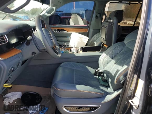 ✅ 2023 Jeep Grand Wagoneer Series III • VIN: 1C4SJSGP6PS533652 • Лот: 74032594. Опубликован ранее на Copart с пробегом 2 372 миль. Бесплатный доступ к архиву аукционных продаж из США и подробный отчёт об истории автомобиля на DreamBid. Изображение 7.