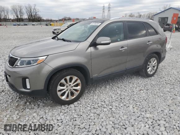 ✅ 2015 Kia Sorento EX • VIN: 5XYKUDA7XFG564838 • Lot: 93156355. Listed on Copart with 105,389 mi. Free auction sales archive from the USA and detailed vehicle history report at DreamBid. Image 1.