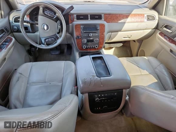 ✅ 2007 Chevrolet Suburban LT • VIN: 3GNFC16017G295458 • Лот: 91567665. Опубликован ранее на Copart с пробегом 274 111 миль. Бесплатный доступ к архиву аукционных продаж из США и подробный отчёт об истории автомобиля на DreamBid. Изображение 8.