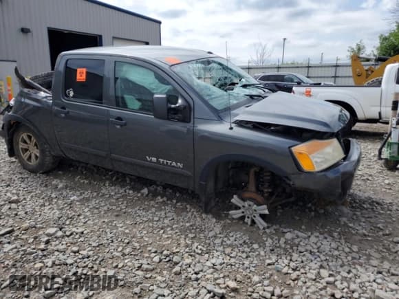 ✅ 2011 Nissan Titan S • VIN: 1N6AA0EC4BN319537 • Lot: 63779855. Wystawiony na Copart z przebiegiem 176 502 mil. Bezpłatny archiwum sprzedaży aukcyjnych z USA i szczegółowy raport historii pojazdu na DreamBid. Zdjęcie 4.