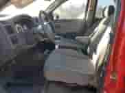 2006 Dodge Dakota ST z VIN 1D7HE28K56S533471, wystawiony jako Copart lot #83462934 z przebiegiem 114 097 mil mil oraz Szkoda całkowita • Salvage title. Historia ofert i sprzedaży dostępna na DreamBid. Obrazek 7.