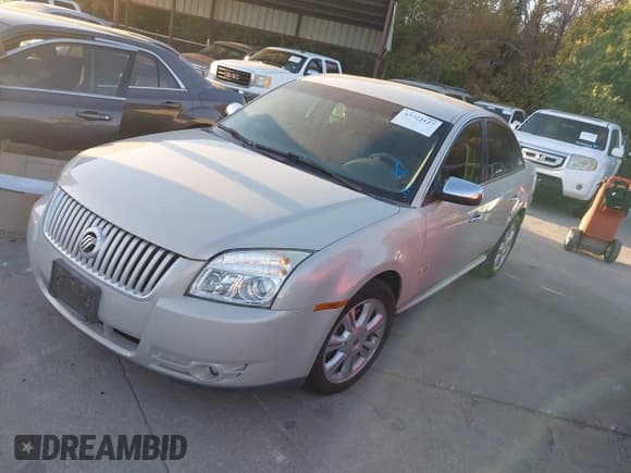 ✅ 2008 Mercury Sable Premier • VIN: 1MEHM42W48G614650 • Lot: 43722127. Wystawiony na IAAI z przebiegiem 101 905 mil. Bezpłatny archiwum sprzedaży aukcyjnych z USA i szczegółowy raport historii pojazdu na DreamBid. Zdjęcie 2.