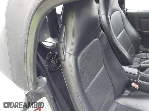 1998 BMW 3 Series Z3 1.9 with VIN 4USCH7332WLD16671, listed as a IAAI auction lot 43366446 with 120,364 mi miles and . Bid and sale history available at DreamBid. Image 8.