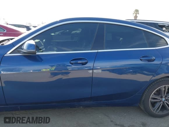 ✅ 2022 BMW 2 Series 228i • VIN: WBA53AK04N7L19686 • Lot: 42020162. Wystawiony na IAAI z przebiegiem 25 520 mil. Bezpłatny archiwum sprzedaży aukcyjnych z USA i szczegółowy raport historii pojazdu na DreamBid. Zdjęcie 15.