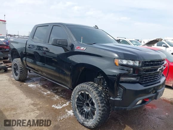 ✅ 2019 Chevrolet Silverado 1500 LT Trail Boss • VIN: 3GCPYFED4KG297004 • Lot: 42984504. Wystawiony na IAAI z przebiegiem 136 915 mil. Bezpłatny archiwum sprzedaży aukcyjnych z USA i szczegółowy raport historii pojazdu na DreamBid. Zdjęcie 1.