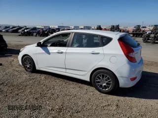 ✅ 2017 Hyundai Accent SE • VIN: KMHCT5AE5HU300581 • Lot: 91116975. Wystawiony na Copart z przebiegiem 134 881 mil. Bezpłatny archiwum sprzedaży aukcyjnych z USA i szczegółowy raport historii pojazdu na DreamBid. Zdjęcie 2.