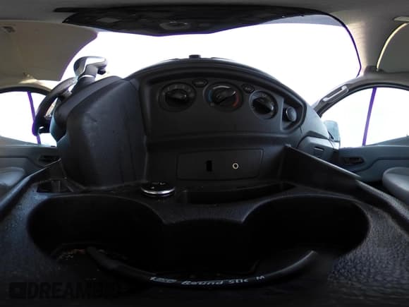 ✅ 2015 Ford Transit • VIN: 1FTNR2ZV5FKB29547 • Лот: 43504051. Опубликован ранее на IAAI с пробегом 197 226 миль. Бесплатный доступ к архиву аукционных продаж из США и подробный отчёт об истории автомобиля на DreamBid. Изображение 18.