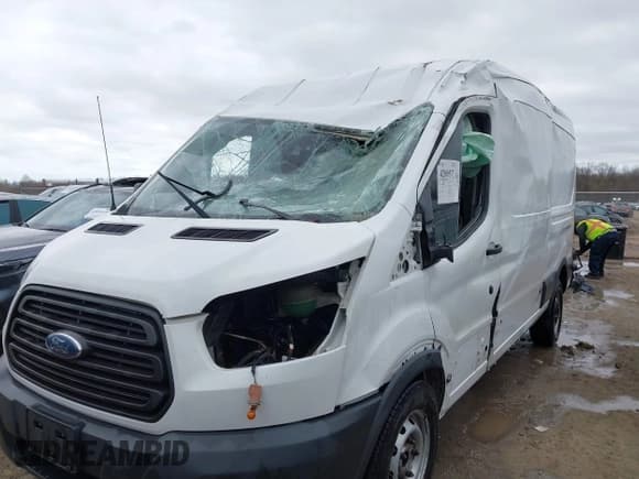 ✅ 2017 Ford Transit • VIN: 1FTYR2CG1HKB01948 • Lot: 42005762. Listed on IAAI with Not provided. Free auction sales archive from the USA and detailed vehicle history report at DreamBid. Image 6.