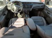 ✅ 2023 Chevrolet Bolt EV 2LT • VIN: 1G1FX6S03P4168555 • Lot: 46706185. Wystawiony na Copart z przebiegiem 34 454 mil. Bezpłatny archiwum sprzedaży aukcyjnych z USA i szczegółowy raport historii pojazdu na DreamBid. Zdjęcie 8.