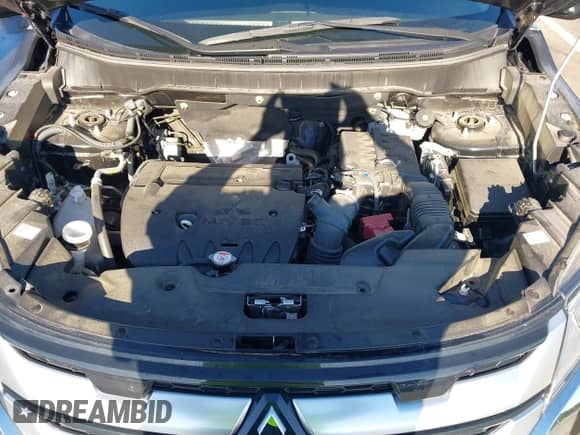 2022 Mitsubishi Outlander SE with VIN JA4APVAU4NU019031, listed as a IAAI auction lot 43127291 with 58,673 mi miles and . Bid and sale history available at DreamBid. Image 10.