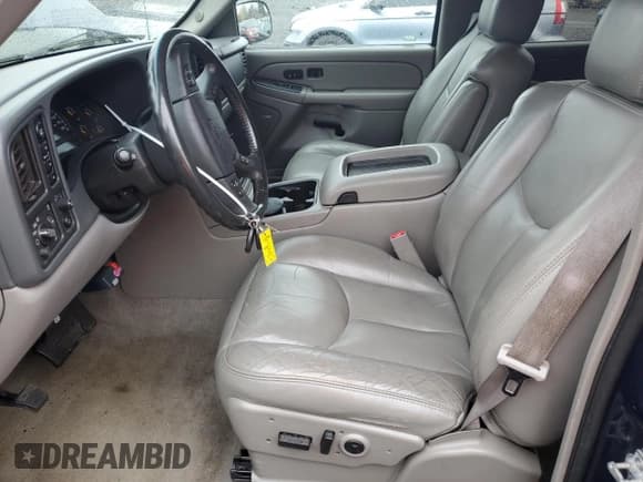 ✅ 2005 Chevrolet Suburban LT • VIN: 3GNFK16Z75G122946 • Лот: 81857204. Опубликован ранее на Copart с пробегом 136 259 миль. Бесплатный доступ к архиву аукционных продаж из США и подробный отчёт об истории автомобиля на DreamBid. Изображение 7.