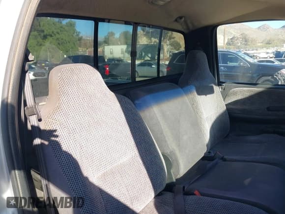 ✅ 2001 Dodge 1500 • VIN: 1B7HC16Y91S183532 • Lot: 43893414. Listed on IAAI with 361,209 mi. Free auction sales archive from the USA and detailed vehicle history report at DreamBid. Image 8.