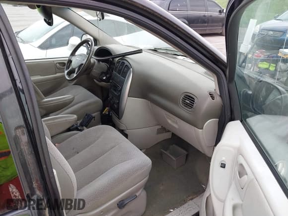 ✅ 2006 Chrysler Town & Country Touring • VIN: 2A8GP54L46R836333 • Lot: 41934540. Listed on IAAI with Not provided. Free auction sales archive from the USA and detailed vehicle history report at DreamBid. Image 5.